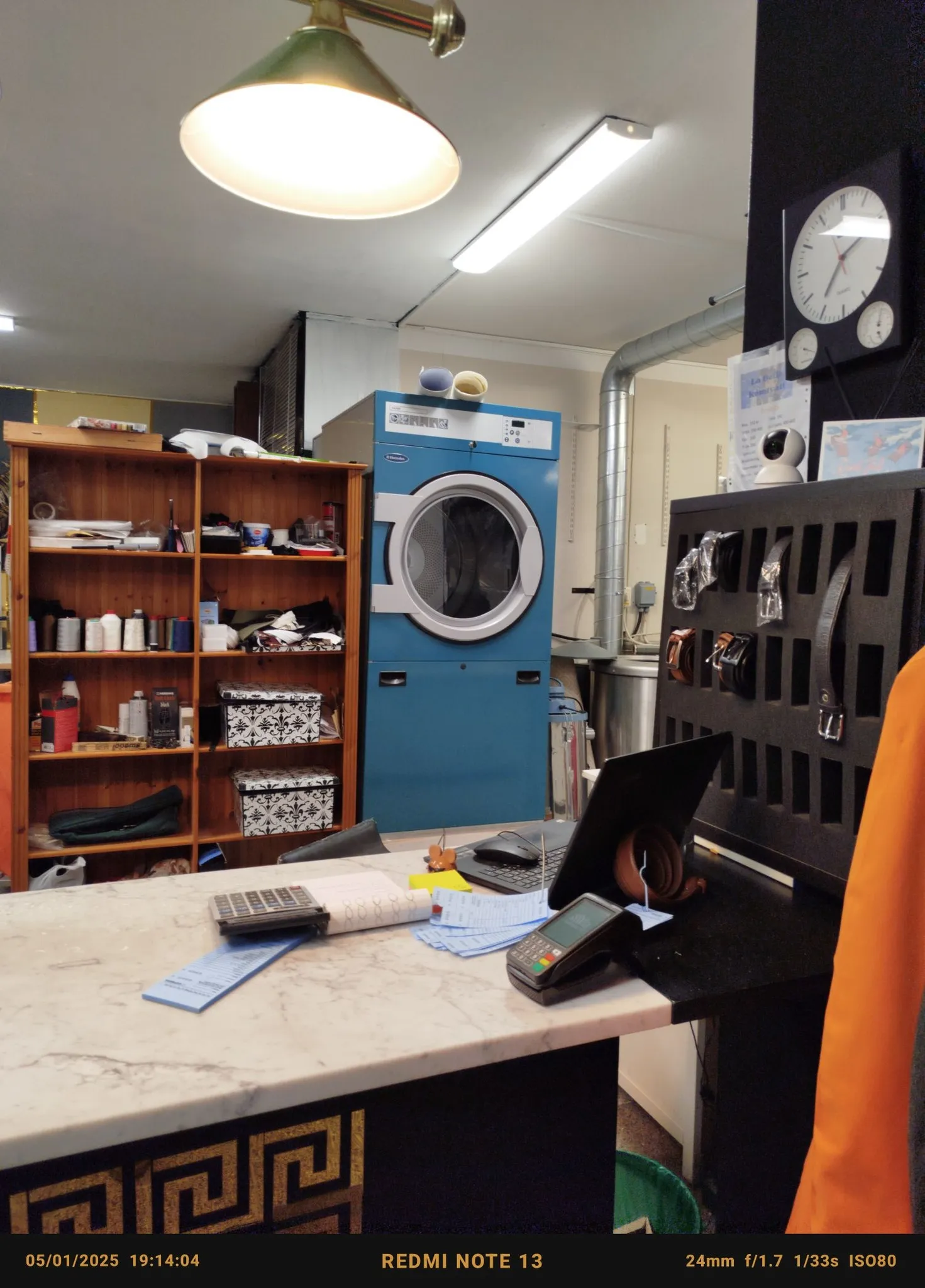 Marmordisken hos La Bella med grekiskt mönster