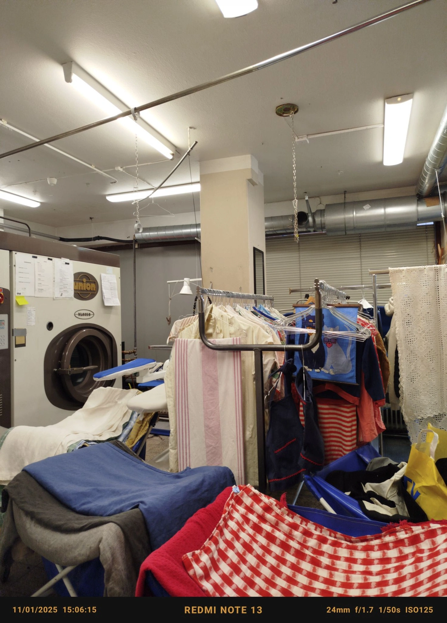 Inifrån verkstaden med tvätt